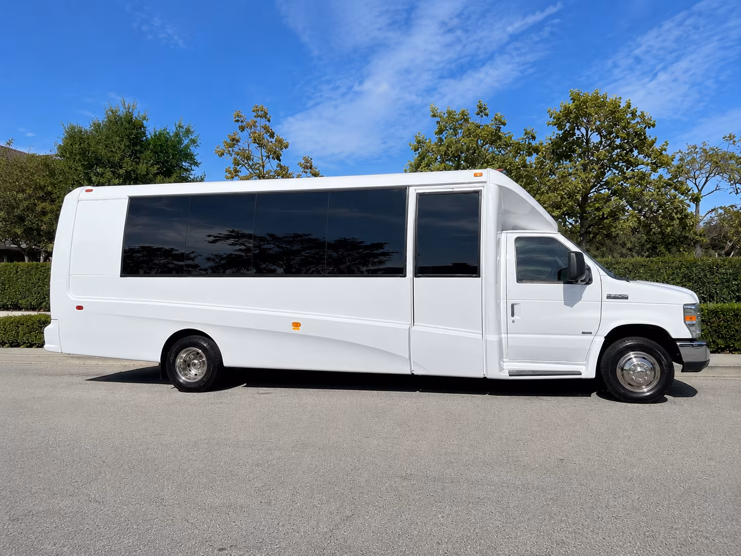 bus rentals for bands performers and touring groups through stockton
